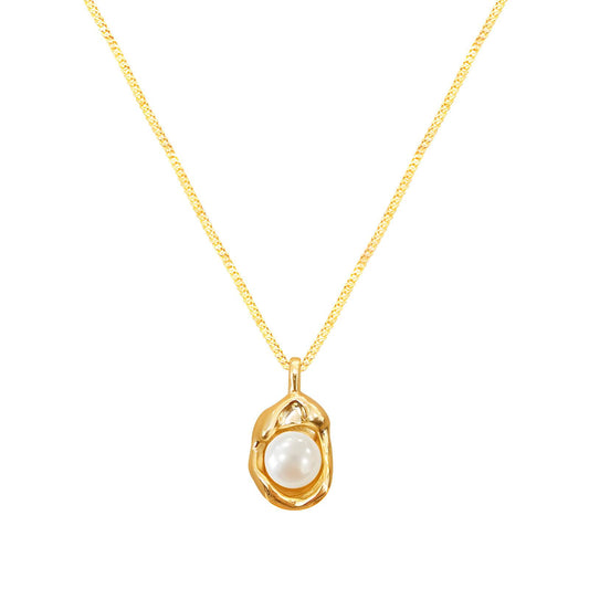 Elegant Saffron Luxe Necklace with gold-plated chain and stunning pearl imitation pendant.