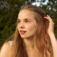 Alt image